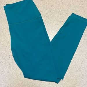 FLEO silky leggings size Large